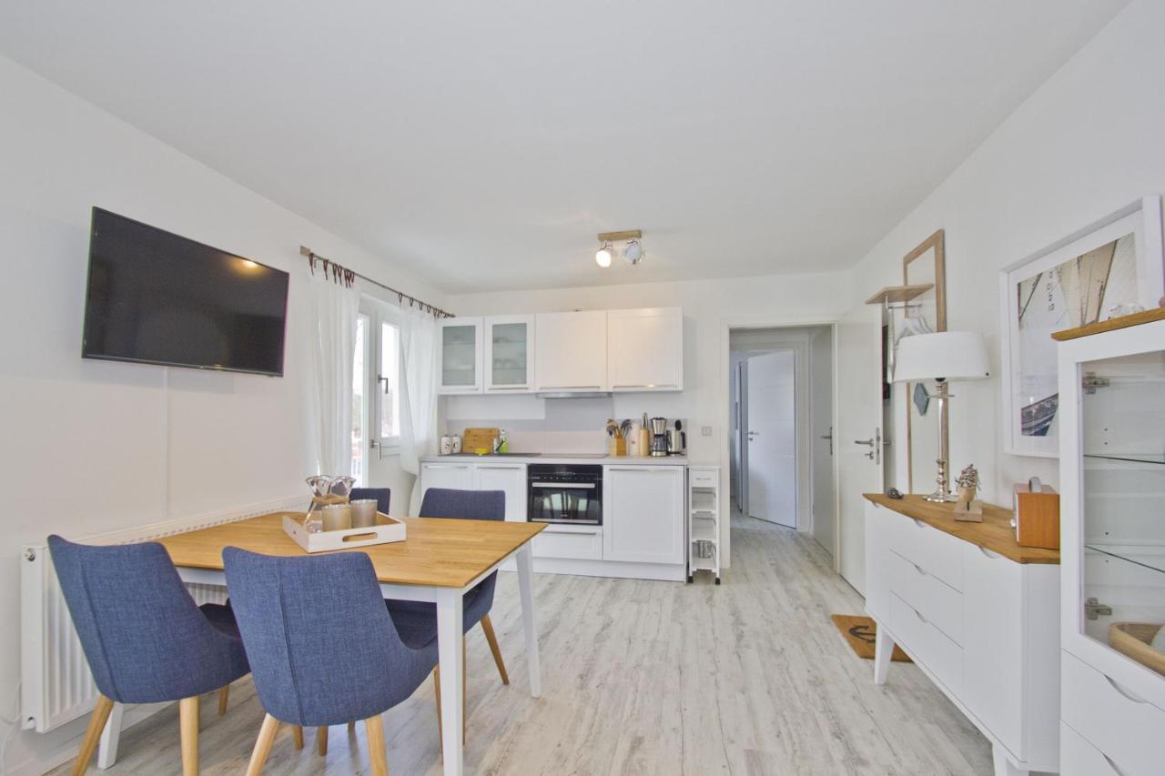 Moderne Ferienwohnung Mit Balkon, Meerblick - Ferienresidenz Zwei Boddenfewo 1-3 Lietzow Exteriör bild